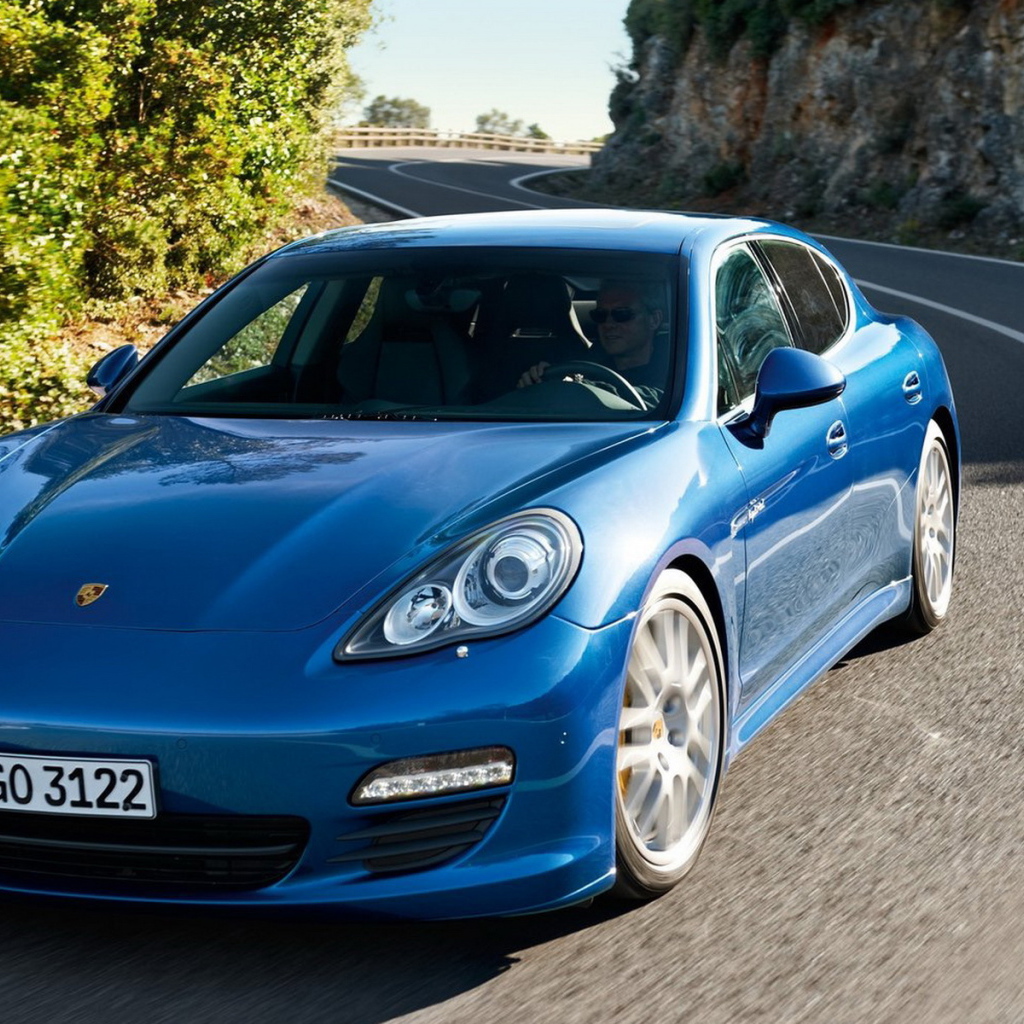 blue Porsche-Panamera S