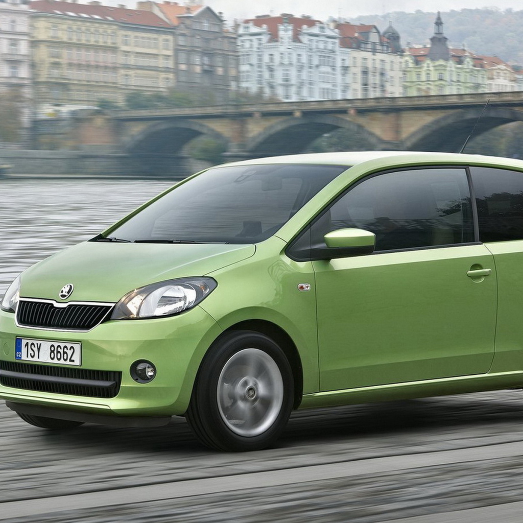 Skoda-Citigo на набережной