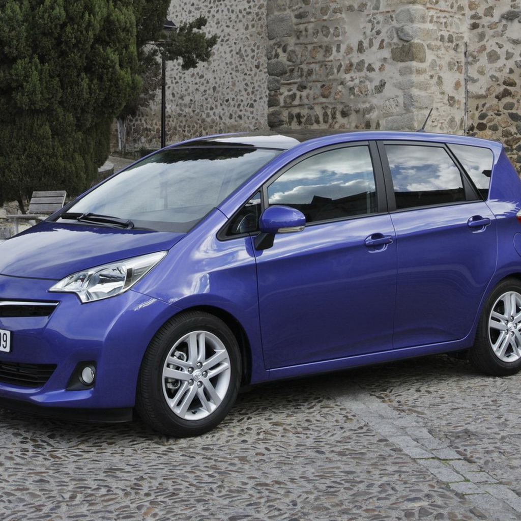 new Toyota-Verso-S
