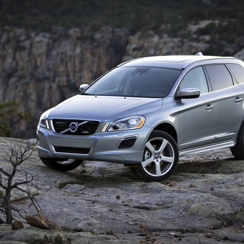 Volvo XC60 в горах