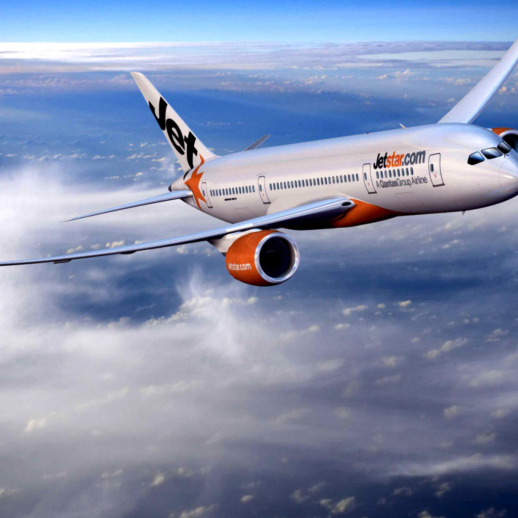 Авиалайнер в небе