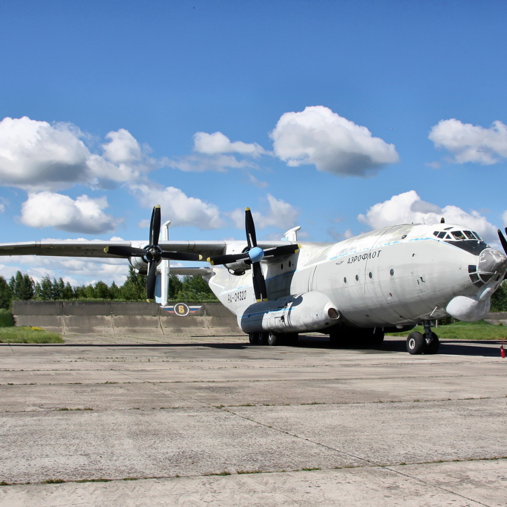 самолет АН-22