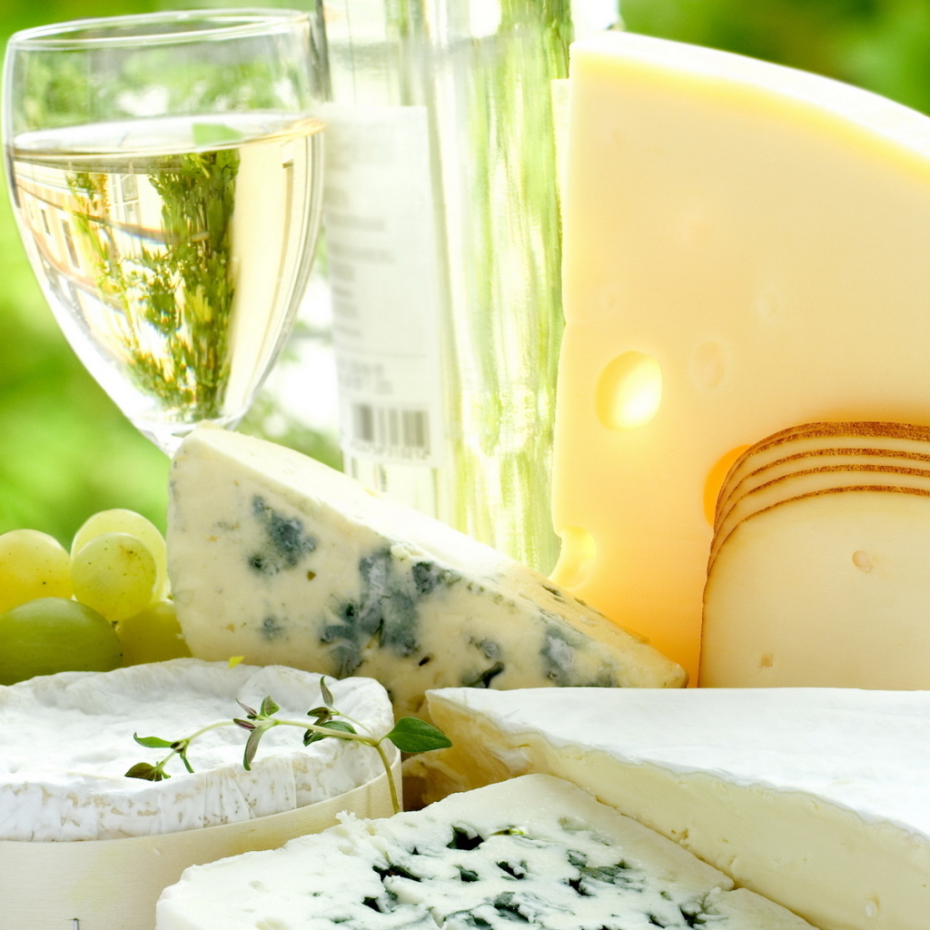 Сыр, виноград и вино