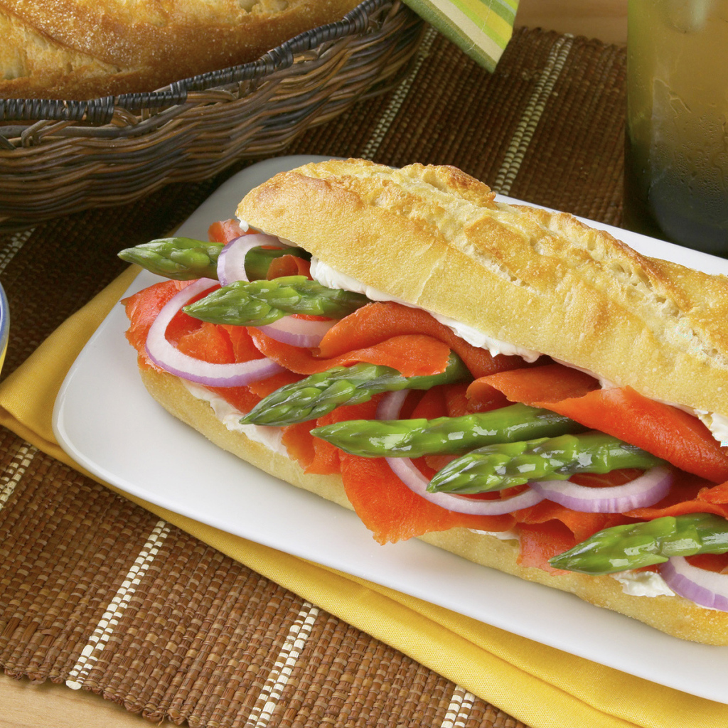 Бутерброд со спаржей