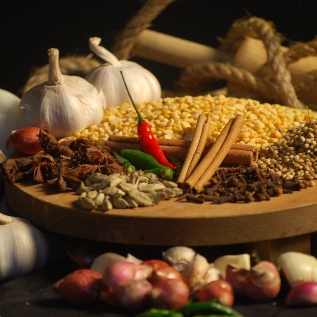 Пряности и чеснок