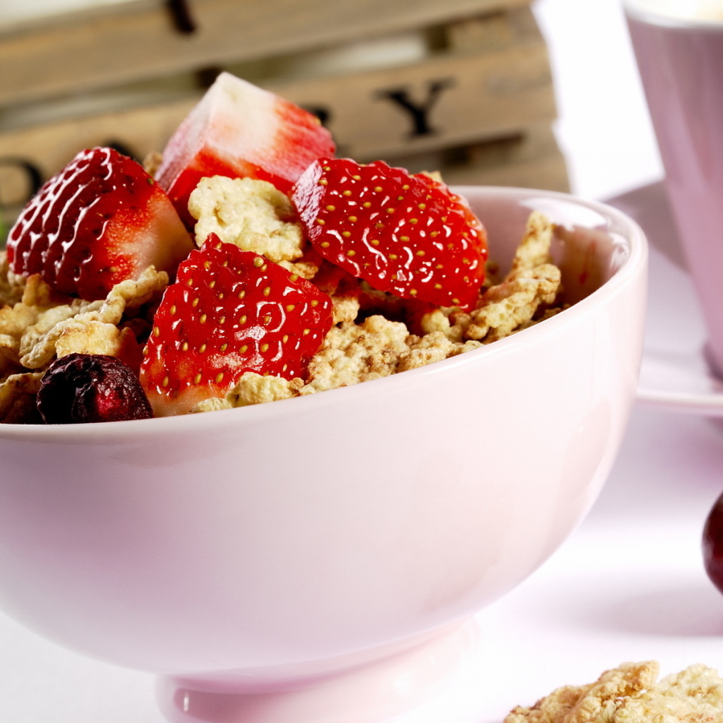 Клубника с хлопьями
