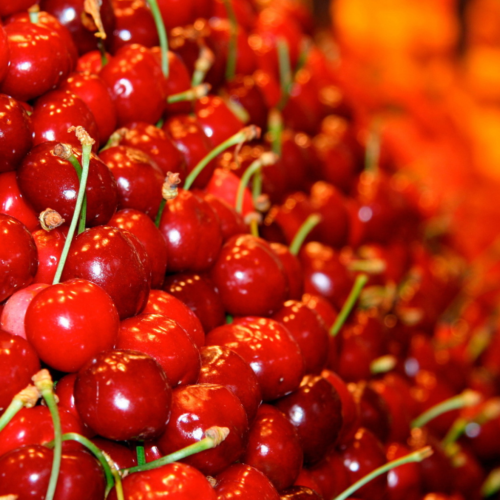 Красная черешня