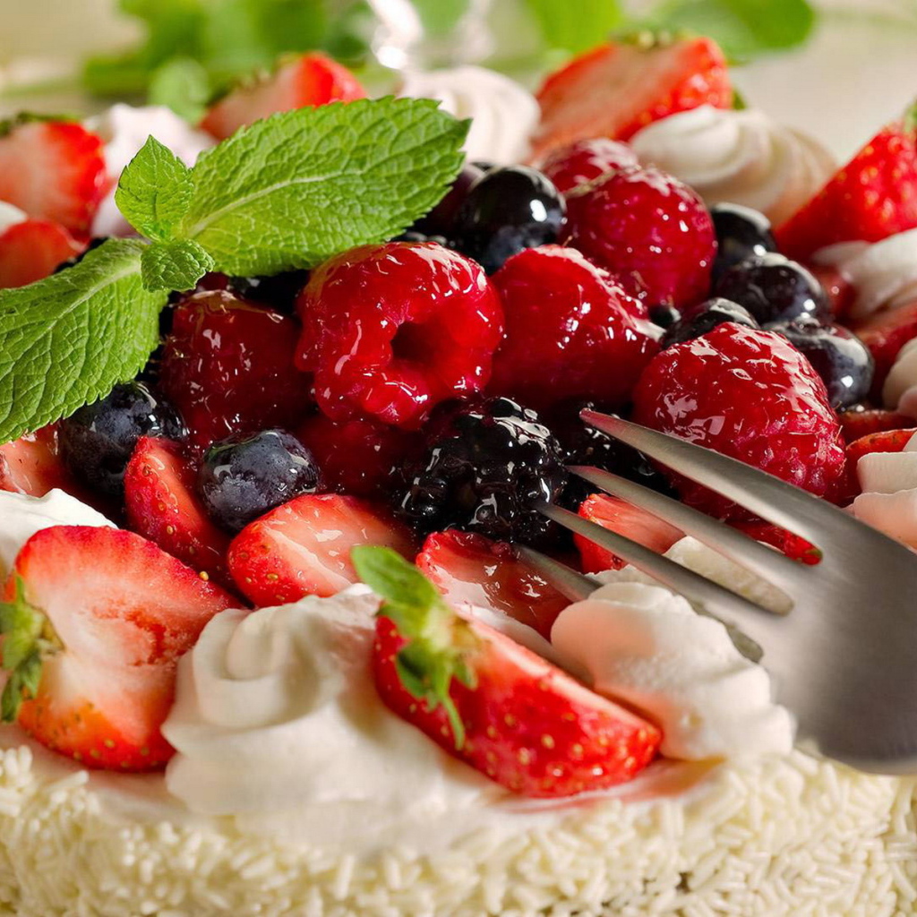 Торт с ягодами