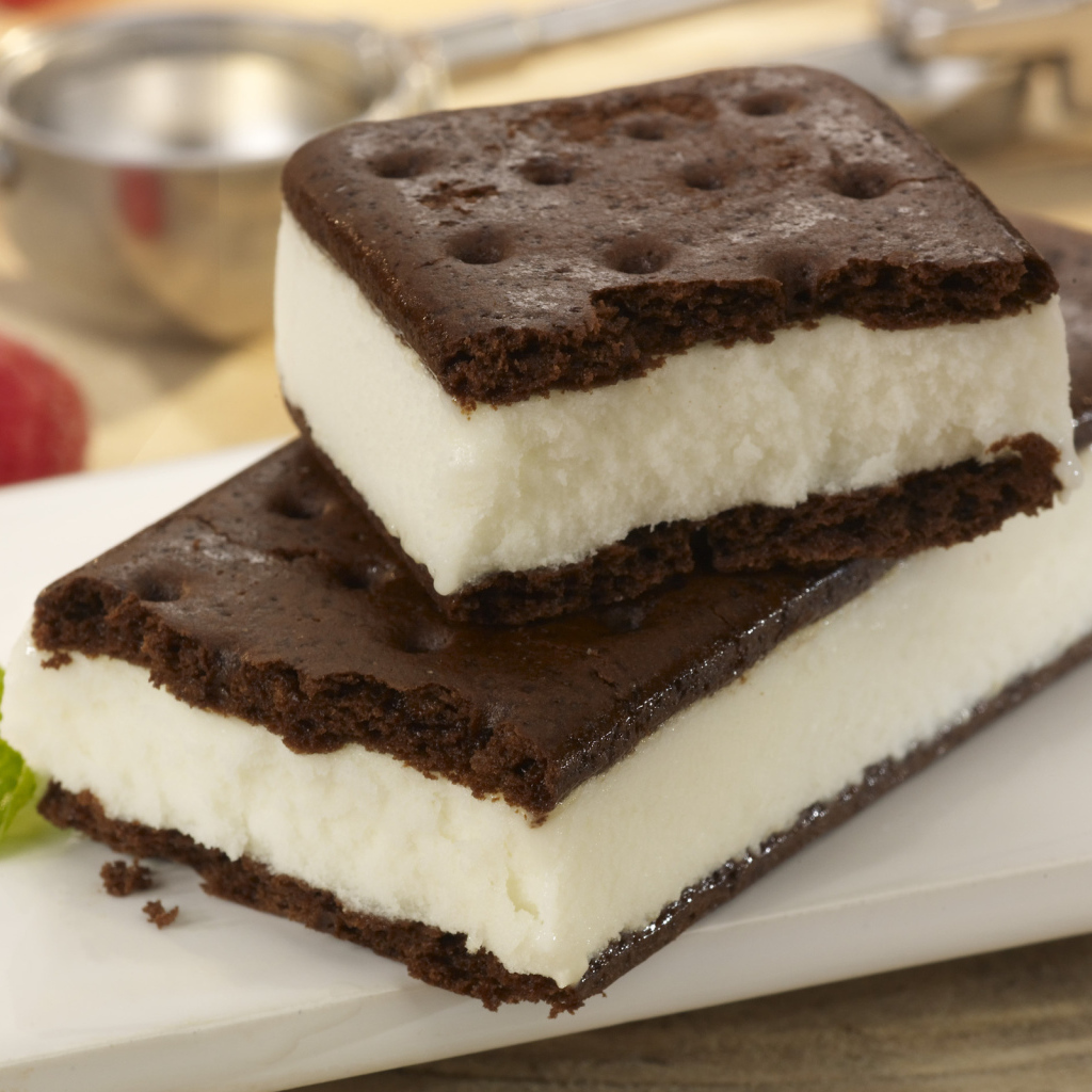 Мороженое с печеньем