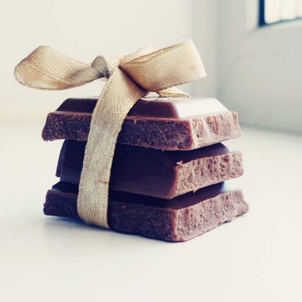 Три кусочка шоколада