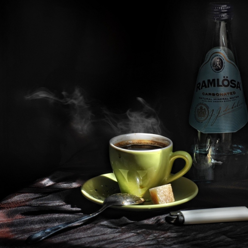 Кофе и минеральная вода