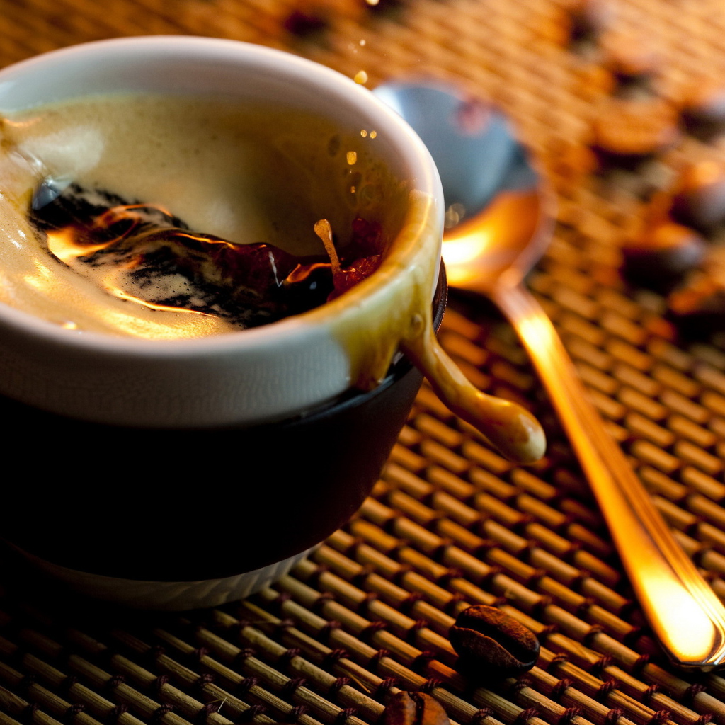 Чашка горячего кофе