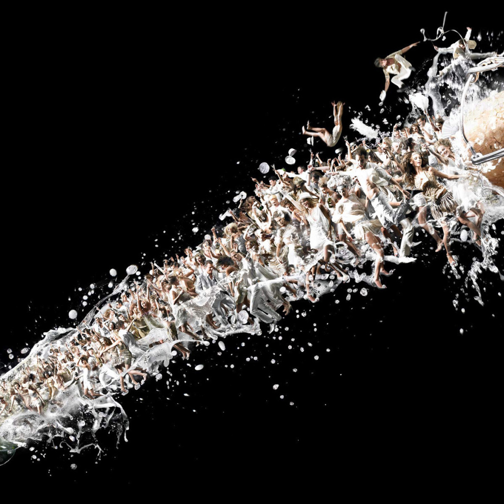 Люди в брызгах Мартини