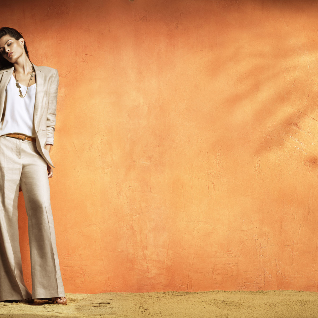 Длинноногая модель