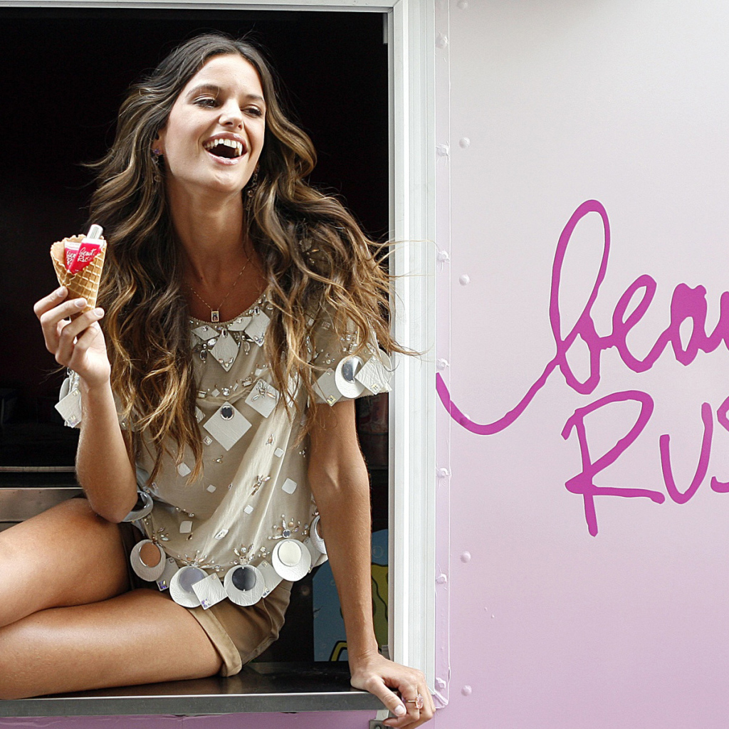 модель Izabel Goulart