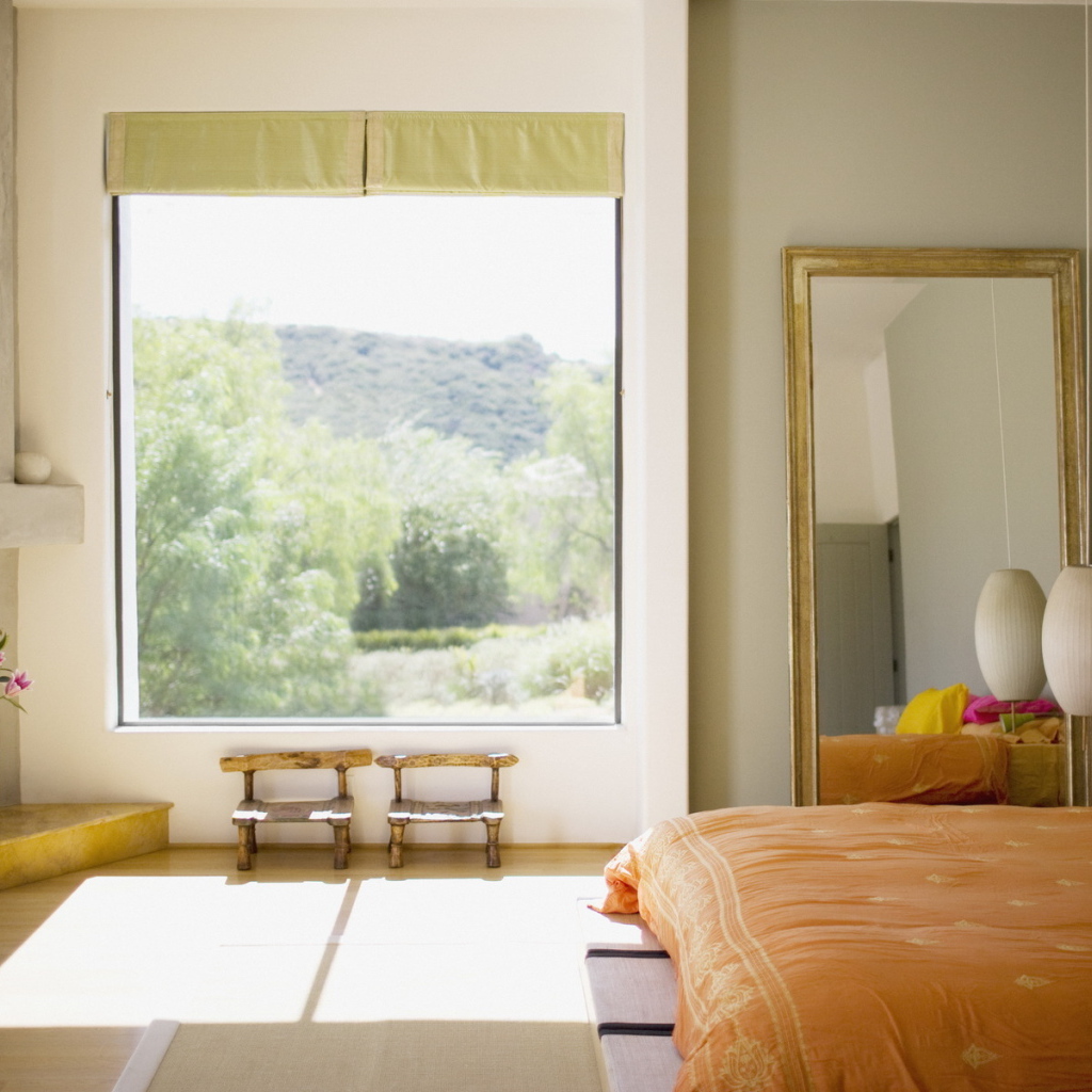 Спальня с камином