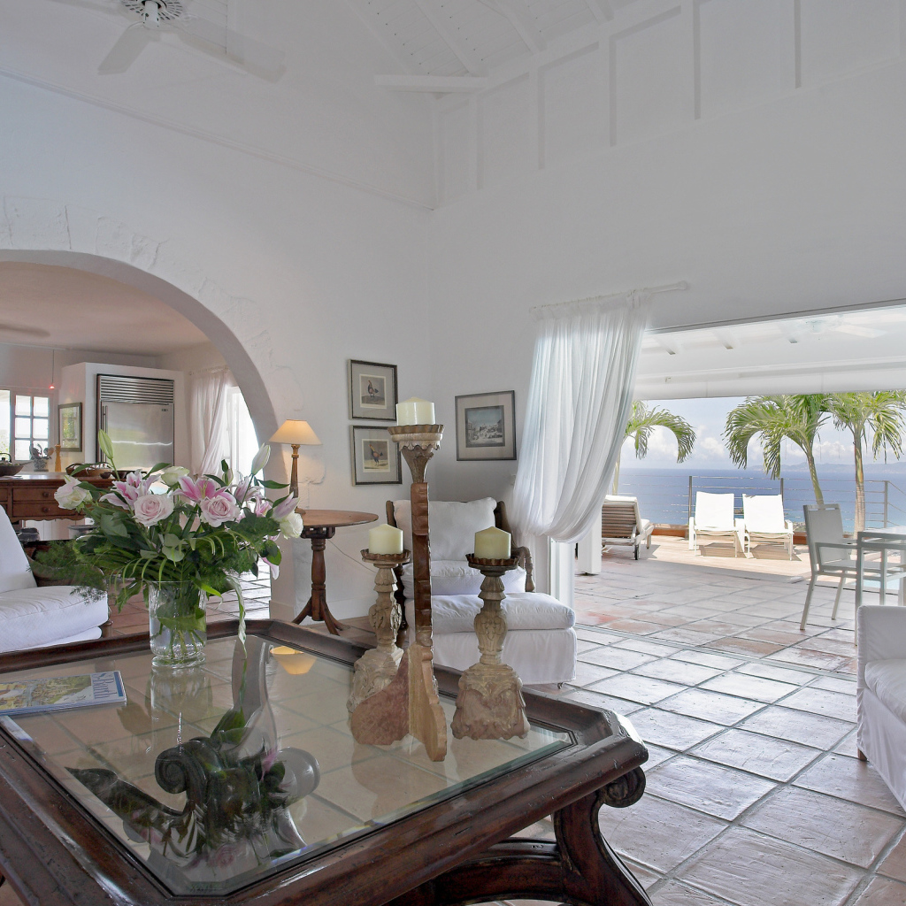 Гостиная и веранда