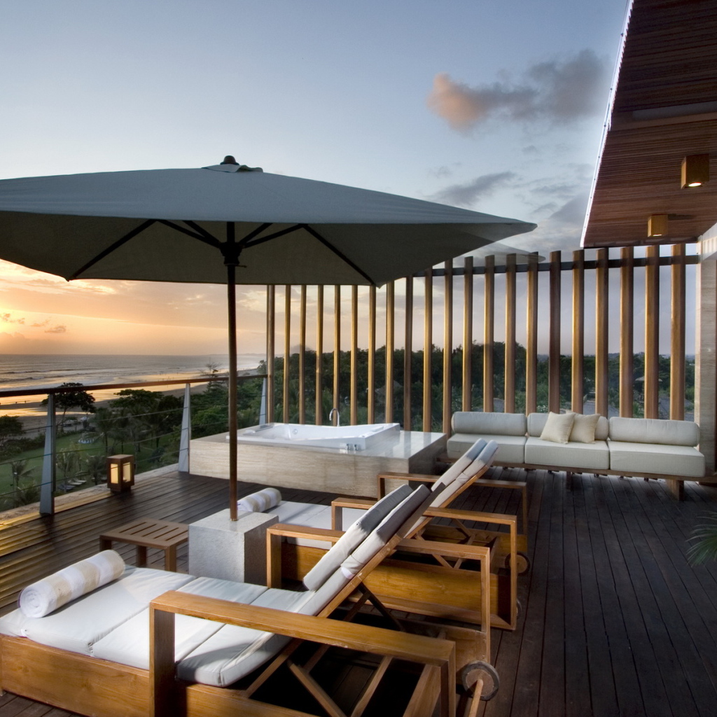 Веранда у дома