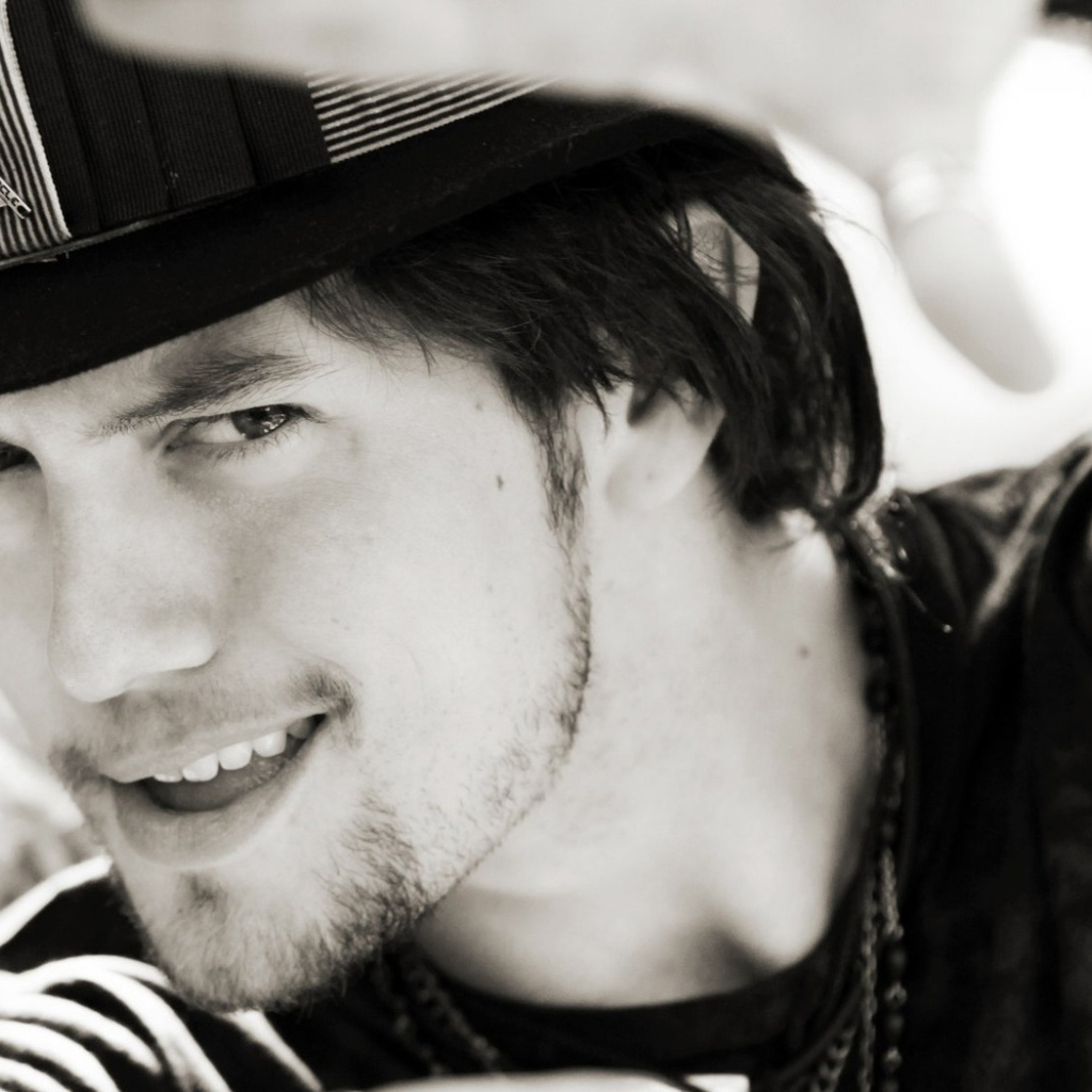 Jackson Rathbone и шляпа