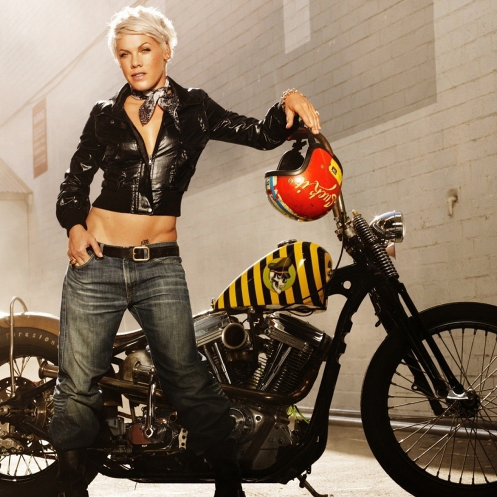 Пинк и мотоцикл