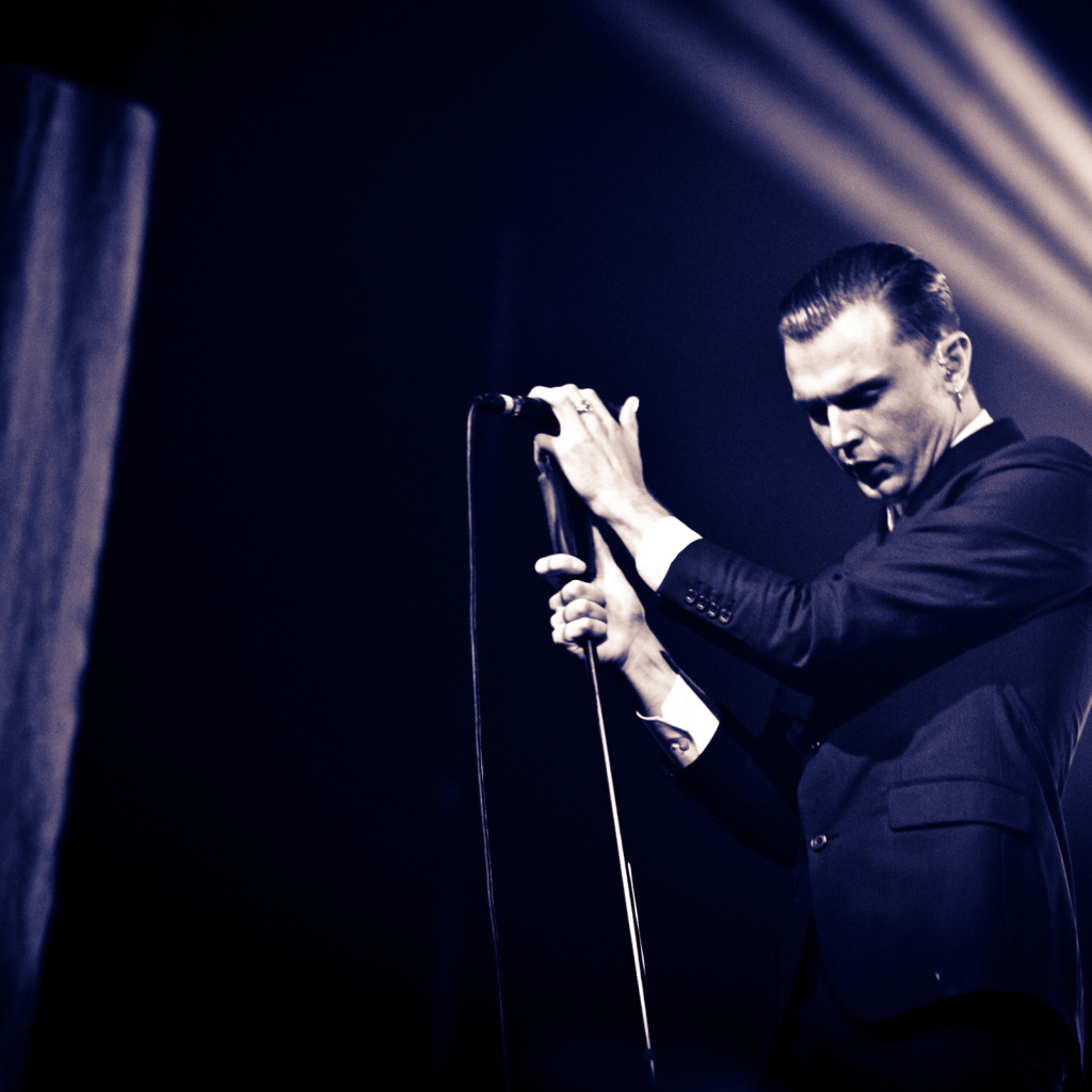 Theo Hutchcraft музыкант