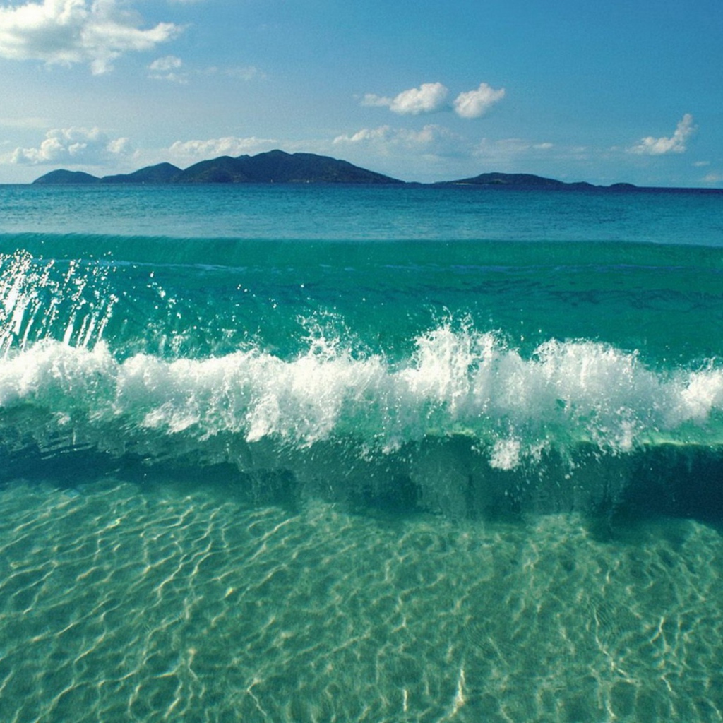 Голубая морская вода