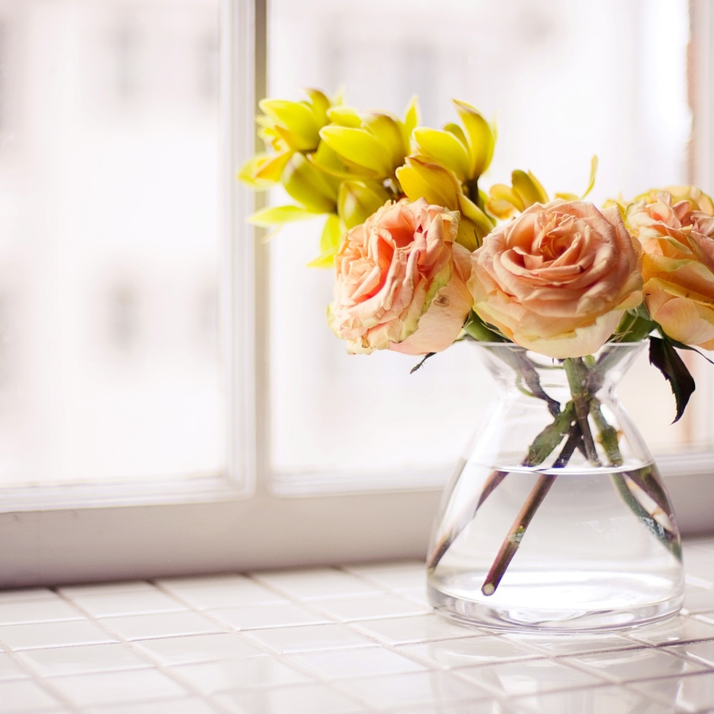 Цветы в вазе