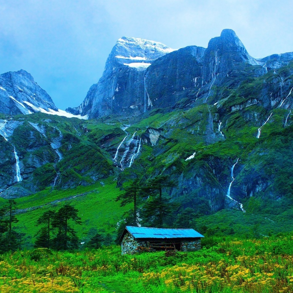 Хижина в горах