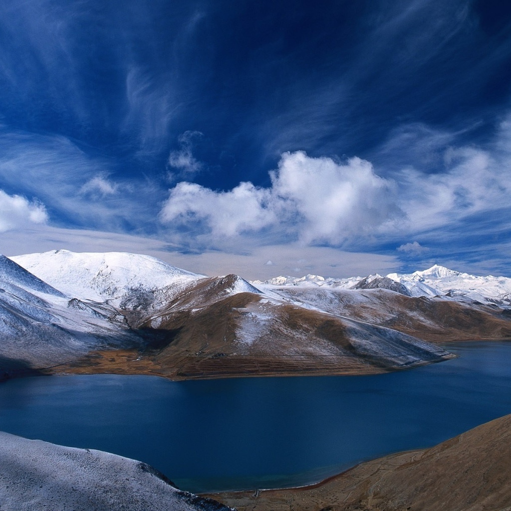 Горная долина и река