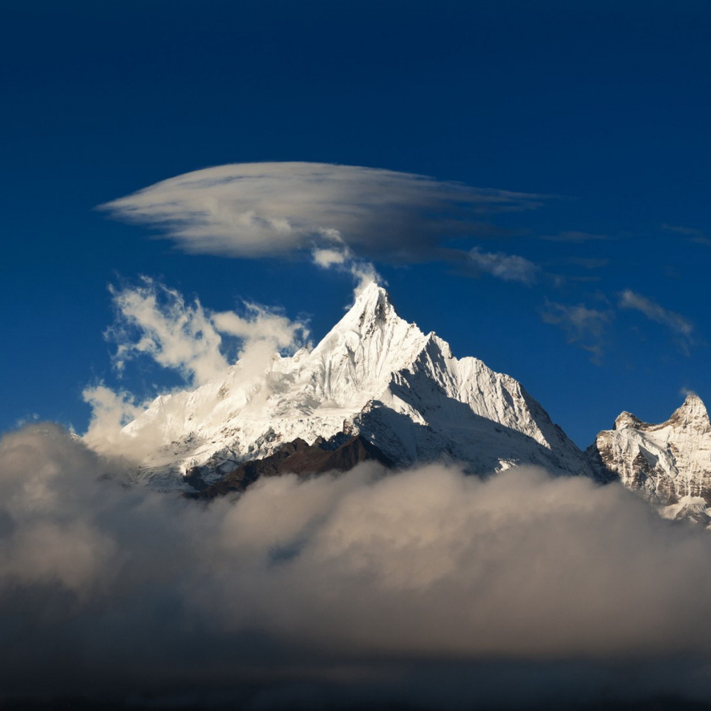 Горы над облаками
