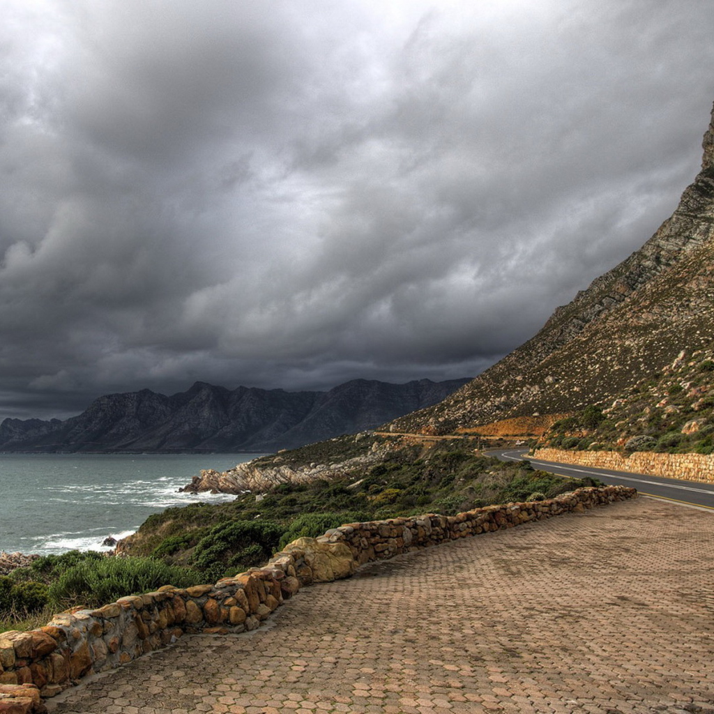 Горы и море