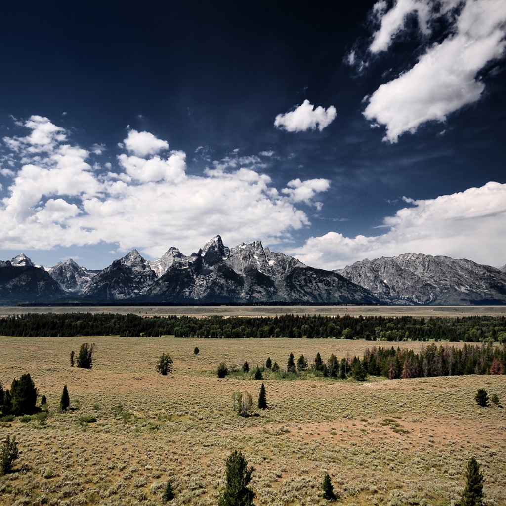 Горы на горизонте