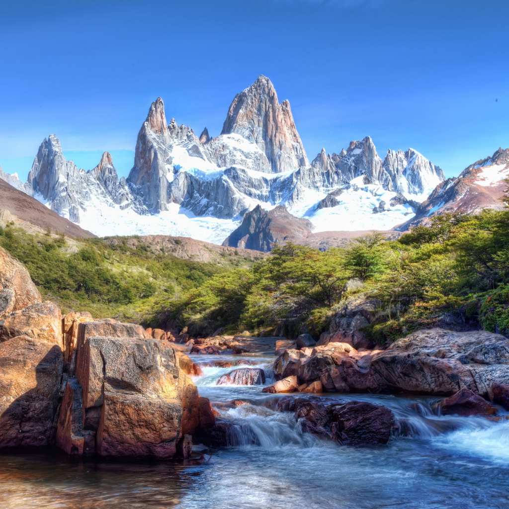 Речка и горы