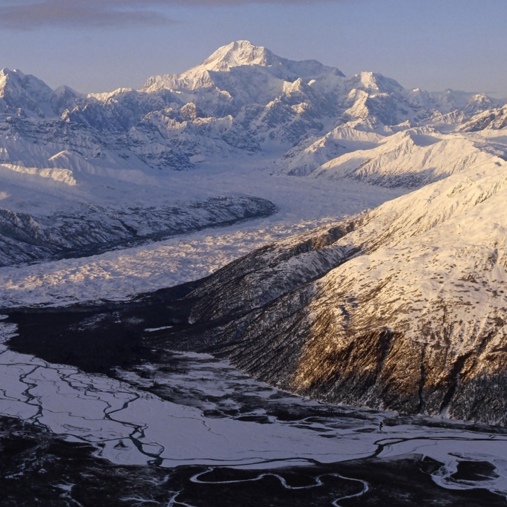 Заснеженные горы