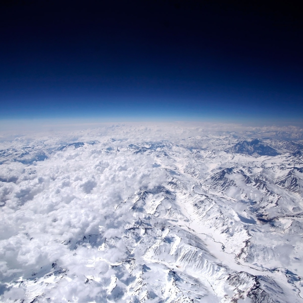 Вид сверху на горы