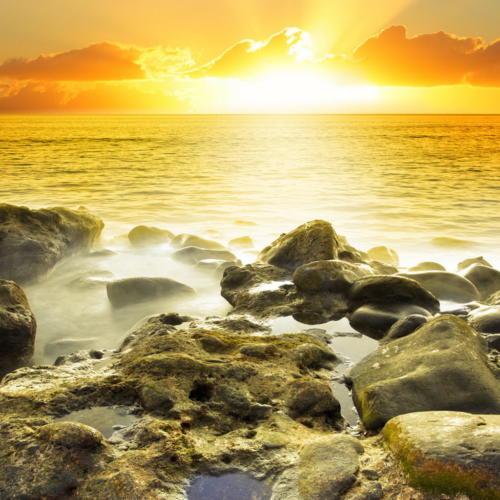 Прибрежные камни