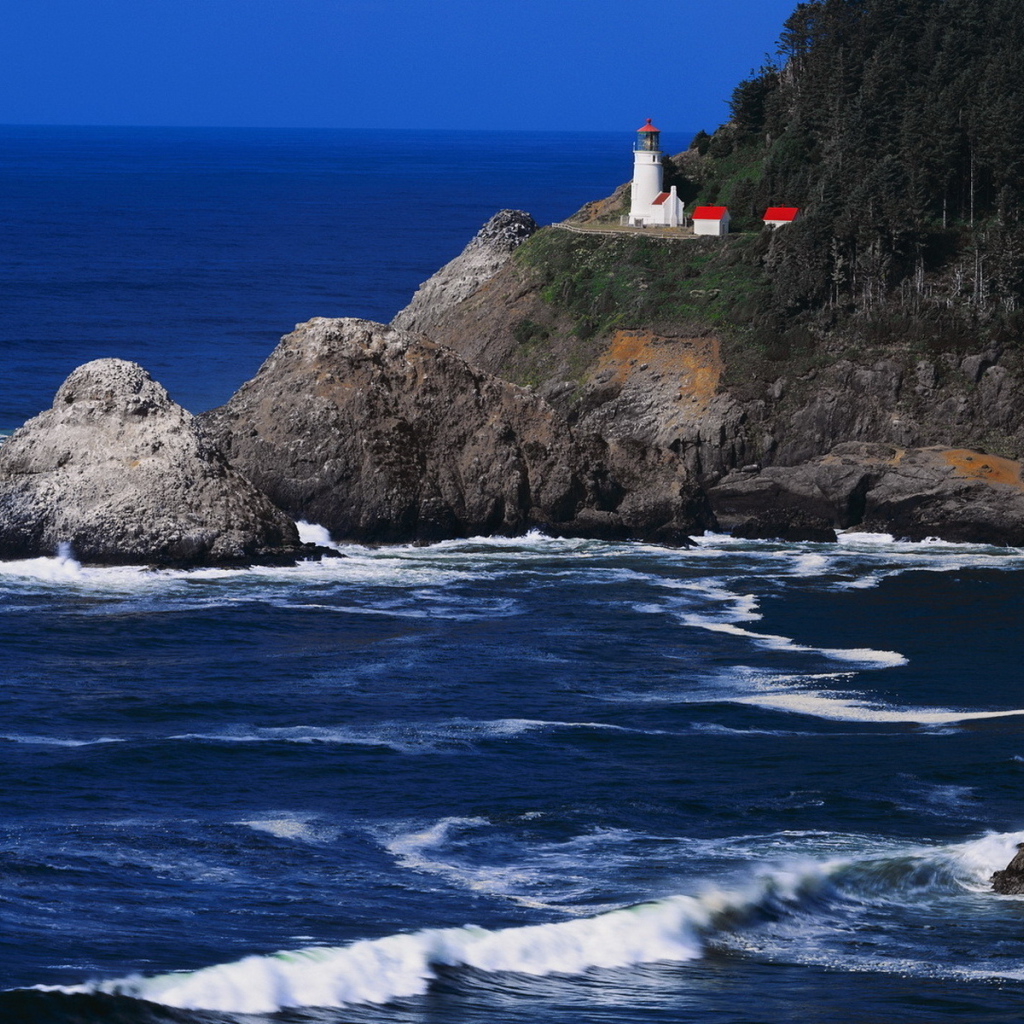 Маяк на склоне