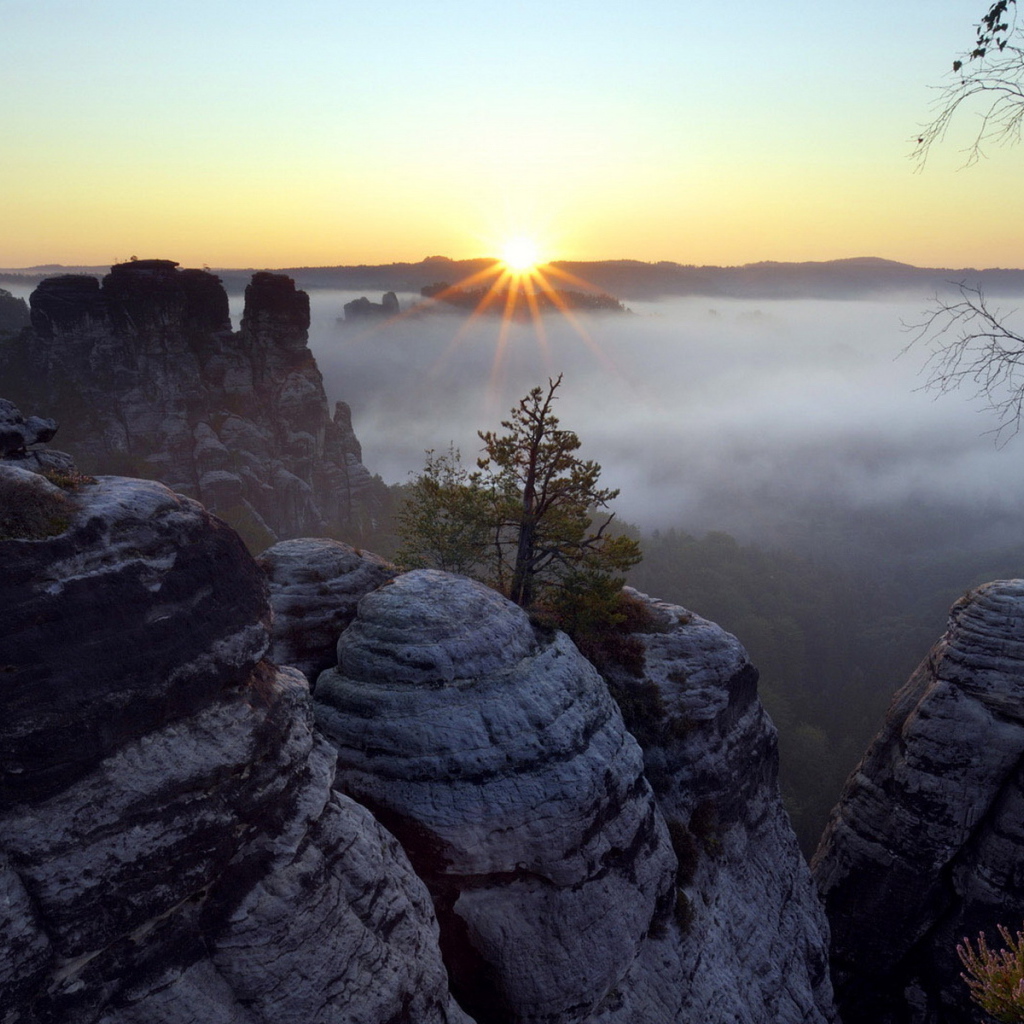 Горы и туман