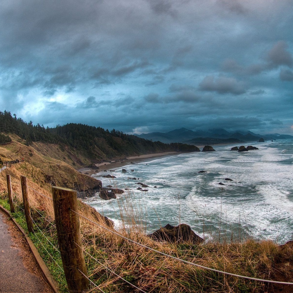 Тропинка на побережье