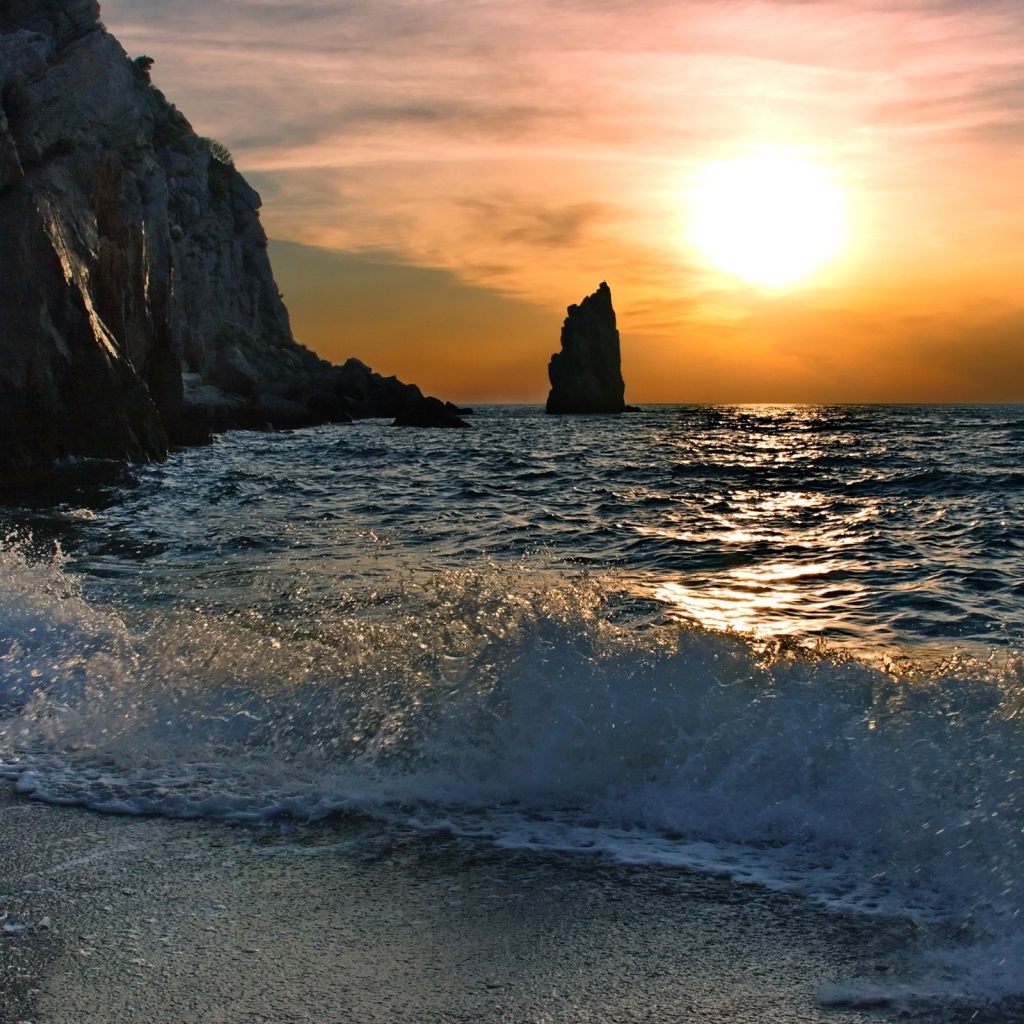 Брызги волн