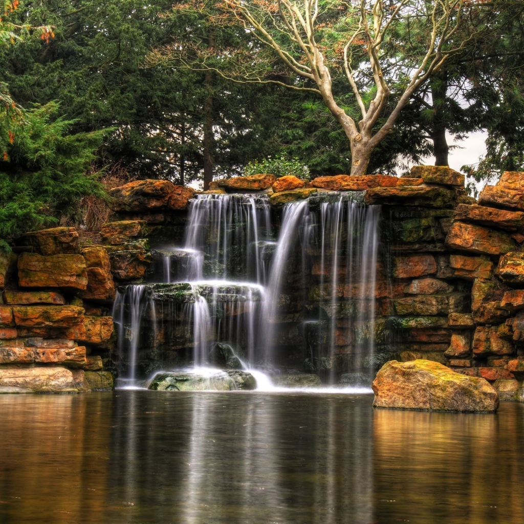 Ручей и камни