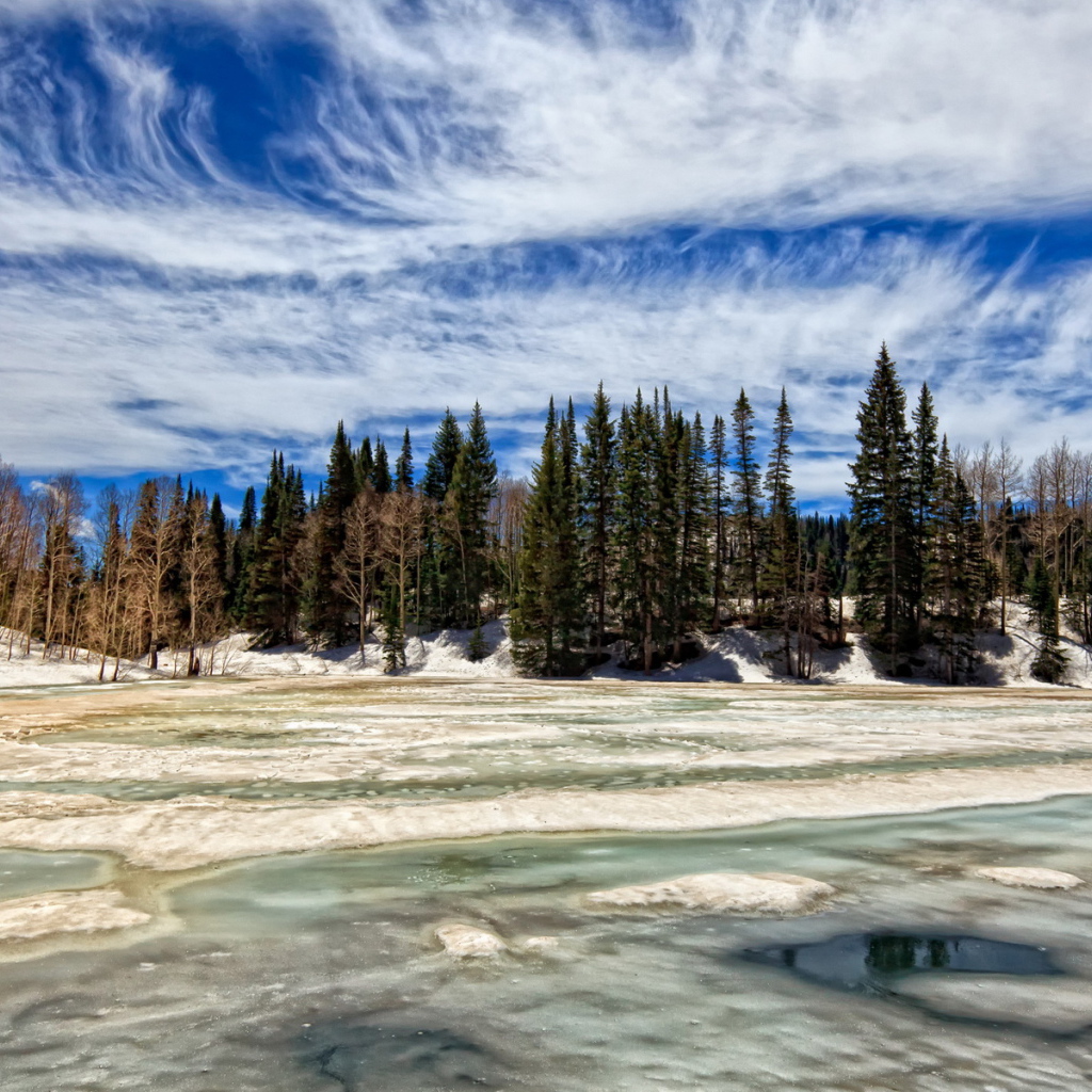 Замерзшее озеро