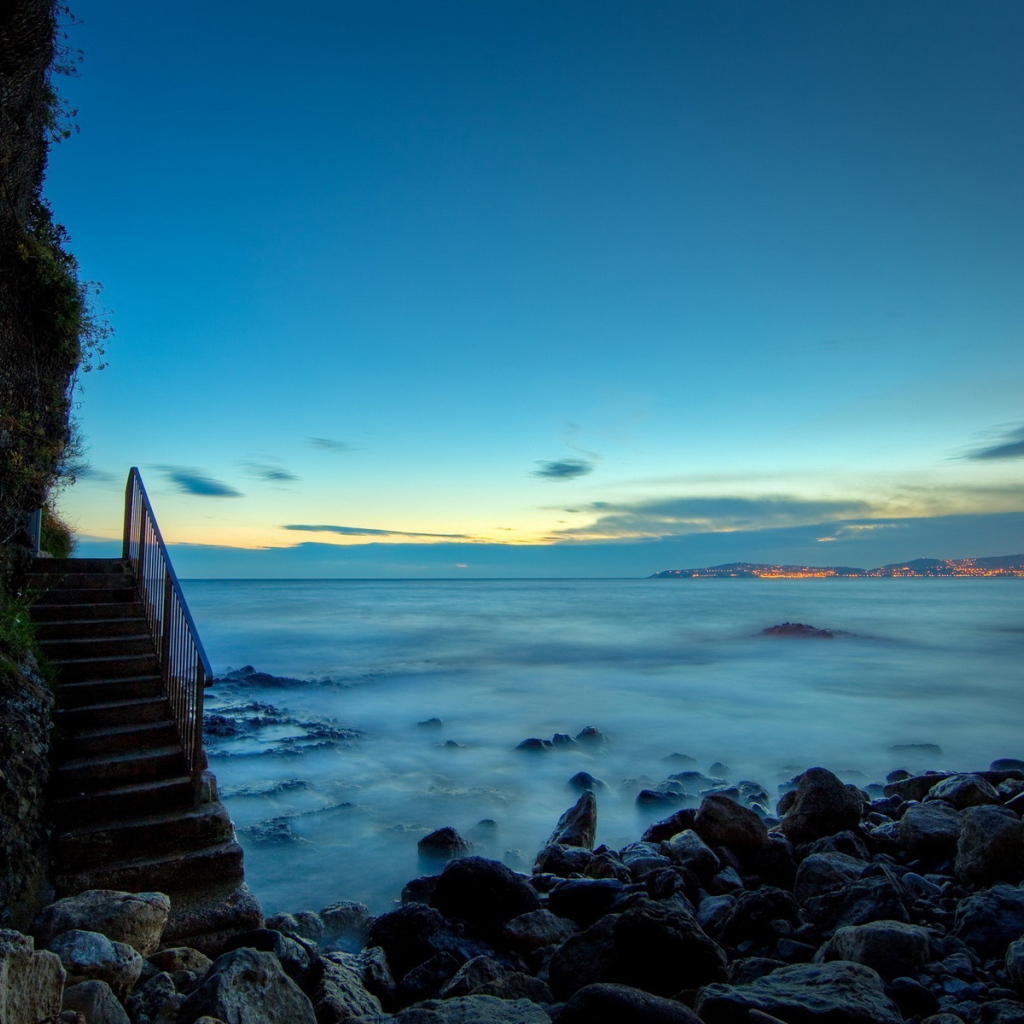 Побережье на закате