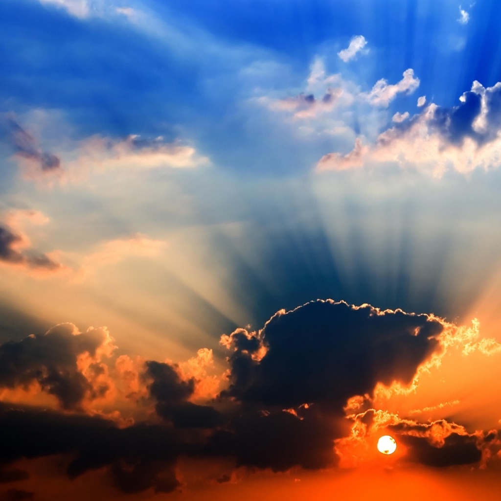 Яркий закат