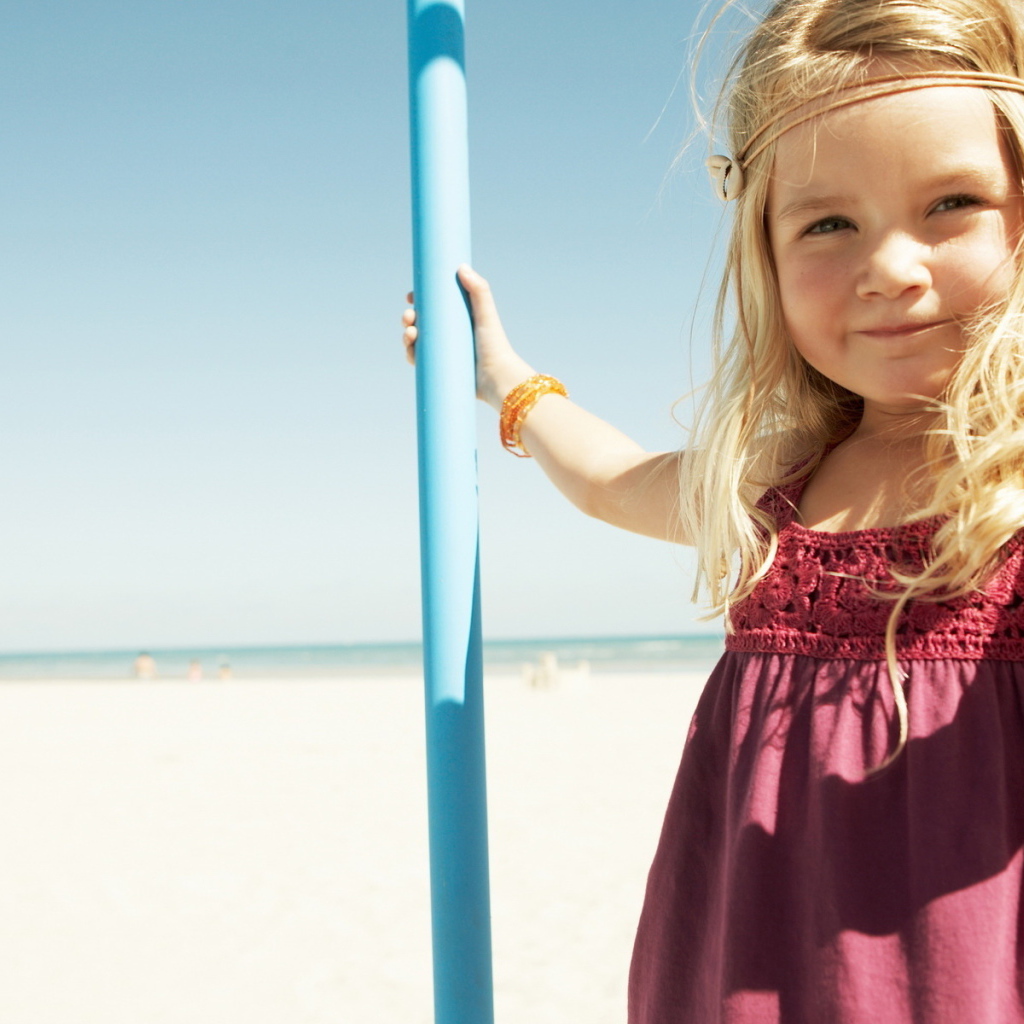 Девочка на пляже