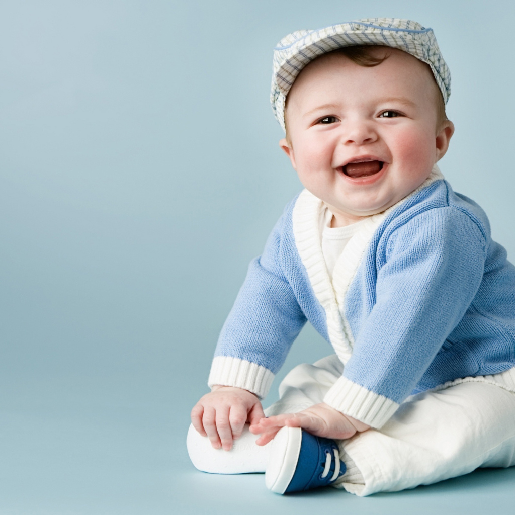 Улыбающийся малыш