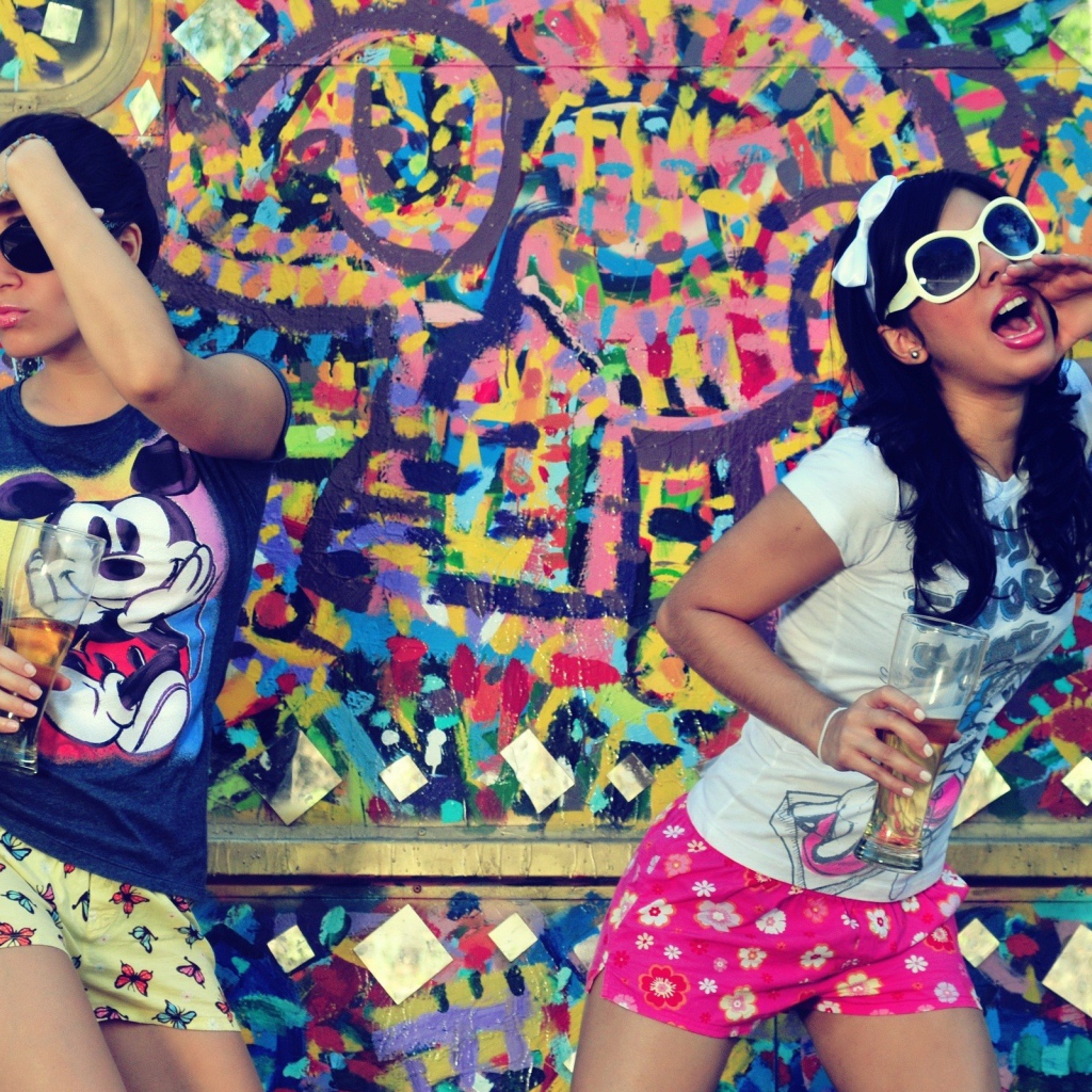 Девушки и графити