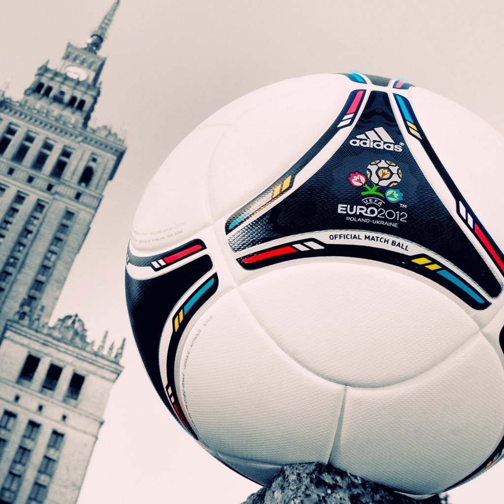 Мяч Чемпионата Европы по футболу 2012