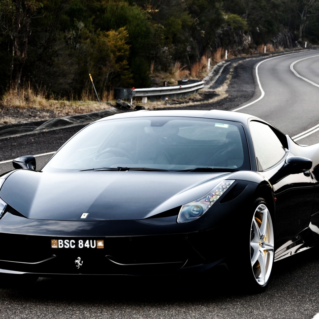 черная Феррари 458