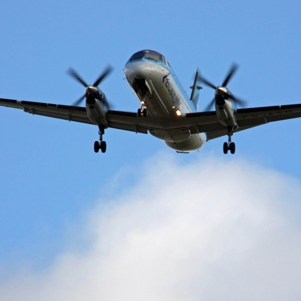 Самолет SAAB 2000